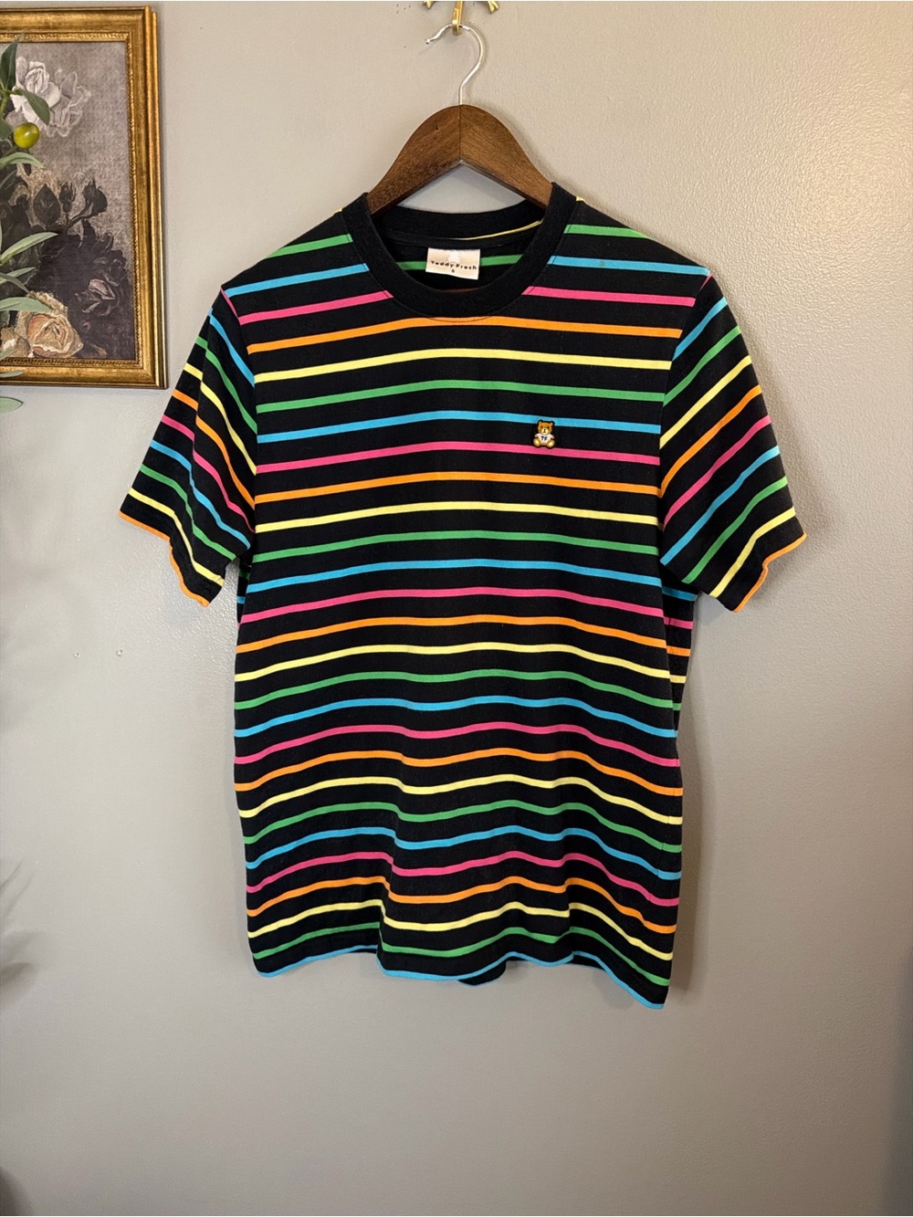 Teddy Fresh Rainbow Stripe Bear Logo Tee Black Short Sleeve T-Shirt Size Small - Picture 2 of 9
